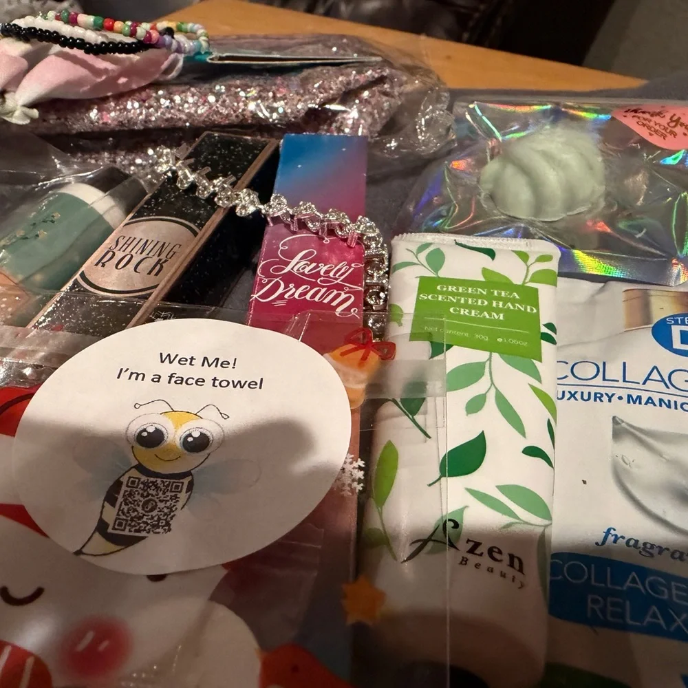 Pre Teen Spa Gift Set Travel Beauty Kit Sleepover Glam NWT